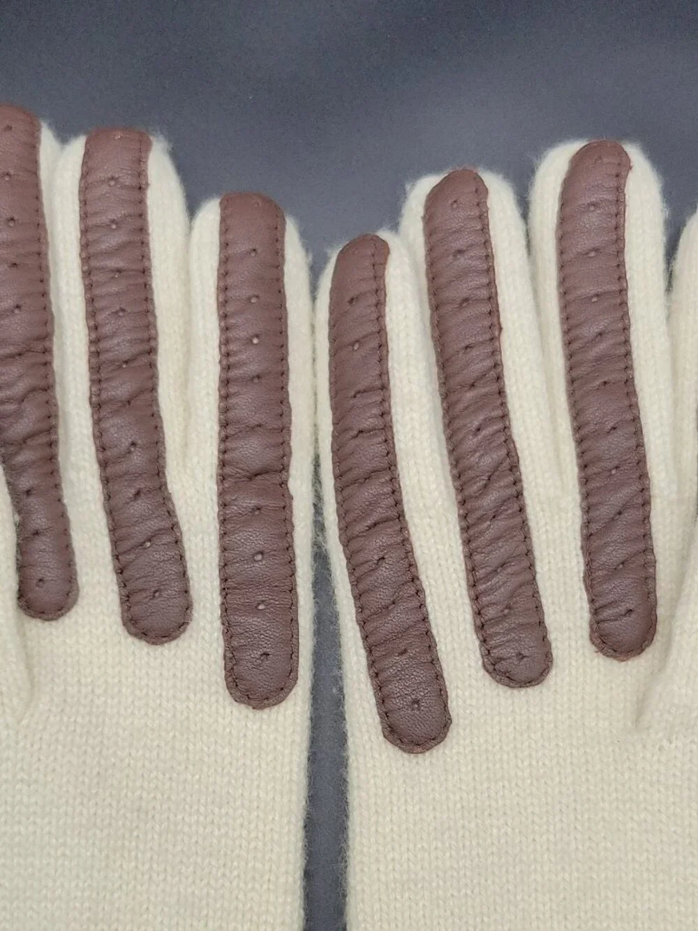 Women's Ivory Knit Wrist Gloves Brown Leather Trim Classic Casual One Size